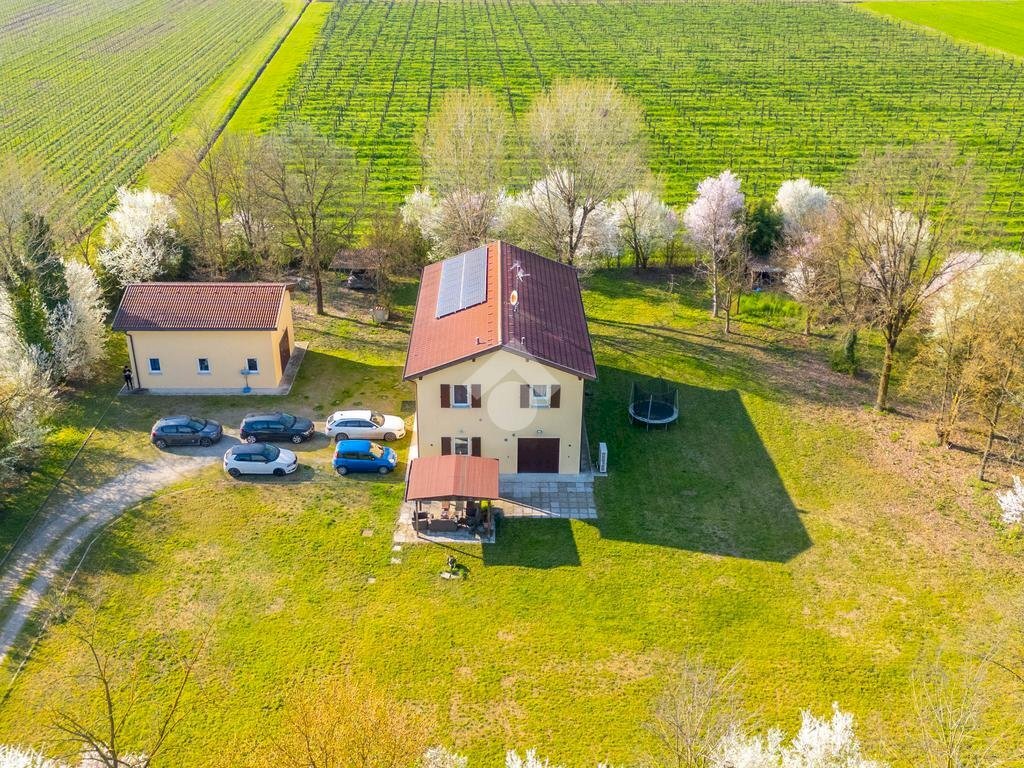 Villa Via Manzoni, Carpi - photo 1