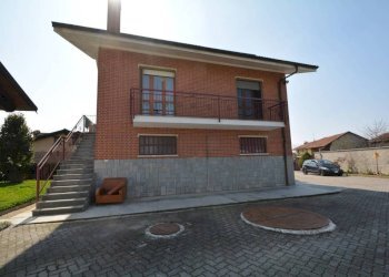 Facciata - Villa via San Lorenzo, 47, Carmagnola - foto 3