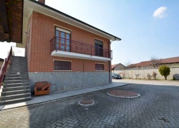 Facciata - Villa via San Lorenzo, 47, Carmagnola - foto 4