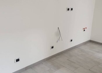 Stanza non arredata - Negozio Ciriè - foto 12