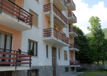 Ingresso palazzina - Quadrilocale via Villa Inferiore Braida, 17, Mezzenile - foto 1