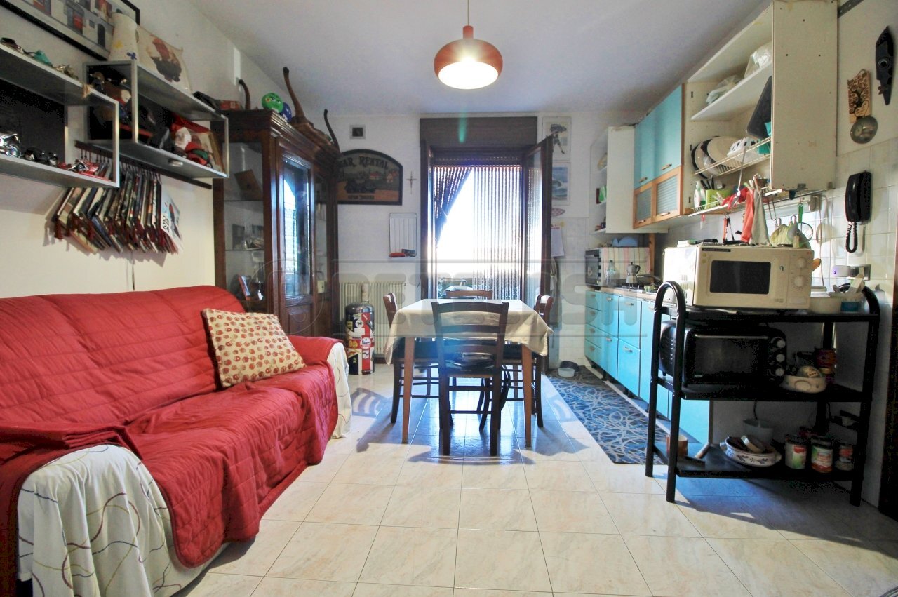 zona giorno - Two-room apartment Via Giacomo Puccini 8, Zermeghedo - photo 2