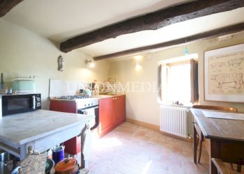4 giucano fosdinovo appartamento ristrutturato.jpg - Townhouse Via della Fontana 1, Fosdinovo - photo 4