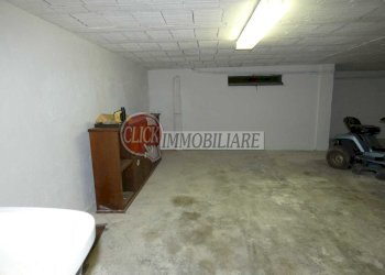 P1080891.JPG - Box Scarperia e San Piero - foto 4