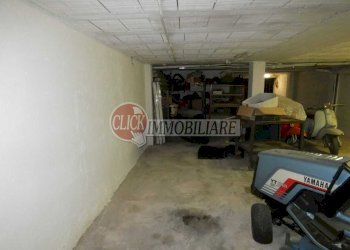 P1080894.JPG - Box Scarperia e San Piero - foto 6