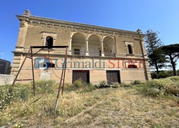 Palazzo Pedone Squinzano4.004_risultato.jpg - Casa indipendente Via Gianfilippe 27, Squinzano - foto 4