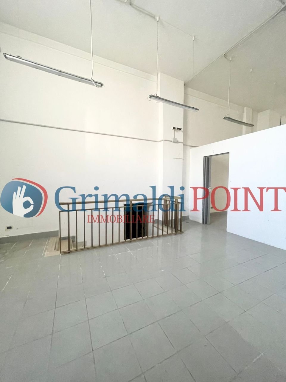 WhatsApp Image 2024-11-19 at 15.40.22_risultato.jp - Commercial Premises Via Don Luigi Sturzo 53, Lecce - photo 3