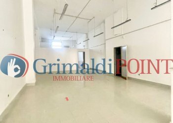 WhatsApp Image 2024-11-19 at 15.40.35 (2)_risultat - Locale Commerciale Via Don Luigi Sturzo 53, Lecce - foto 2