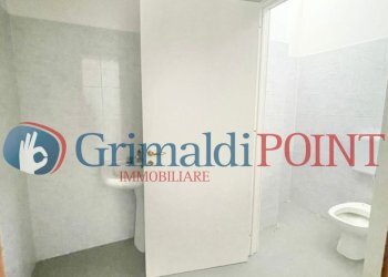 WhatsApp Image 2024-11-19 at 15.40.33_risultato.jp - Locale Commerciale Via Don Luigi Sturzo 53, Lecce - foto 15