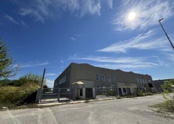 IMG_4503.jpeg - Capannone Dossino 31, Cura Carpignano - foto 2