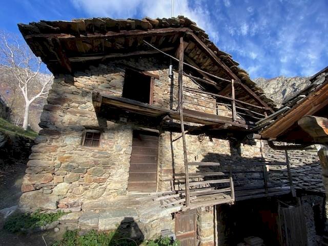 Rustico Frazòione Fey Inferiore 11, Perloz - foto 2