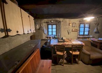 Rustico Frazòione Fey Inferiore 11, Perloz - foto 8