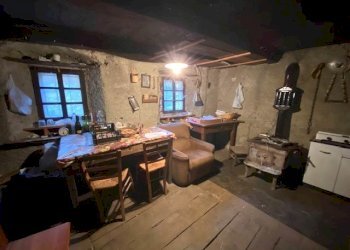 Rustico Frazòione Fey Inferiore 11, Perloz - foto 9