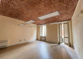 Shop Via San Secondo, Torino (neighborhood Crocetta) - photo 12