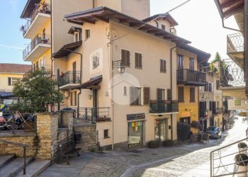 Casa semi indipendente Piazza Renato Ruffinatti, Giaveno - foto 1