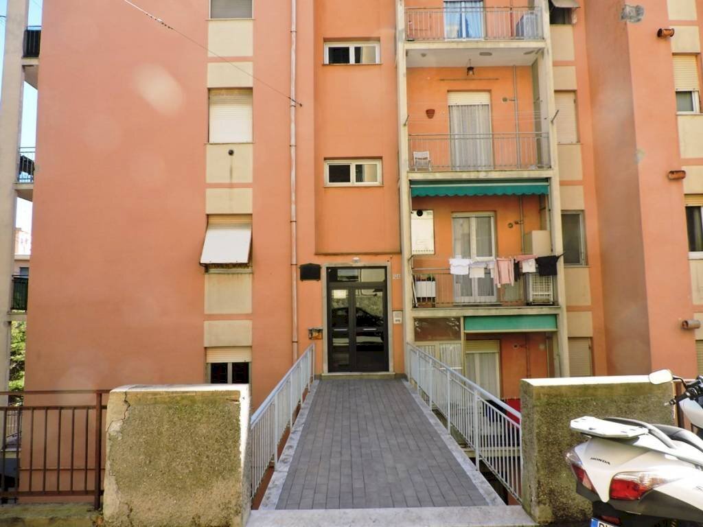 Facciata - Three-room apartment corso Luigi Andrea Martinetti, 124, Genova (neighborhood Sampierdarena) - photo 2