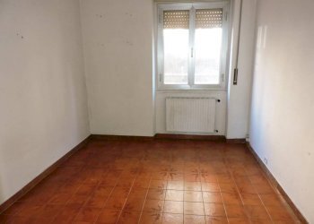 Stanza non arredata - Trilocale corso Luigi Andrea Martinetti, 124, Genova (zona Sampierdarena) - foto 8