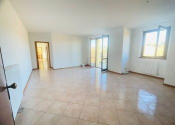 WhatsApp Image 2024-11-21 at 16.12.24.jpeg - Appartamento Monte Roberto - foto 4