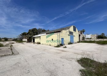 esterno - Locale Commerciale Strada Rurale Mammagnora 3, Bari - foto 2