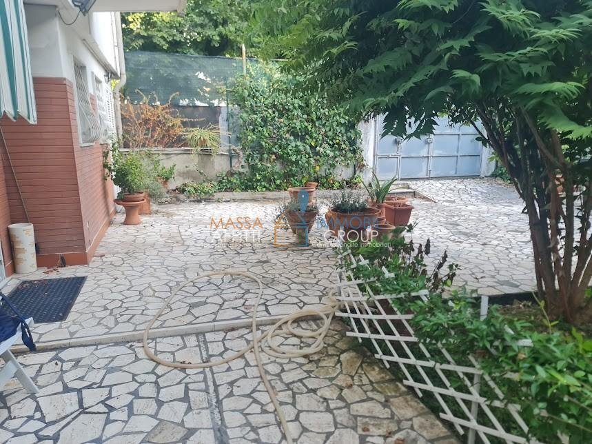 1288863-1tdlq91j2.jpg - Villa Viale XX Settembre 247N, Carrara - foto 3