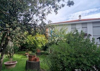 1288863-ghu59wcg.jpg - Villa Viale XX Settembre 247N, Carrara - foto 1