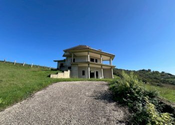 WhatsApp Image 2024-11-12 at 17.11.42 (1).jpeg - Rustic Fiano Romano - photo 4