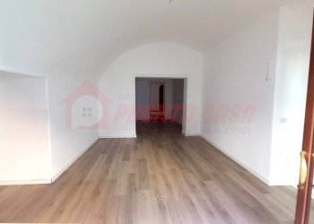 Locale Commerciale Via Giuseppe Di Vagno, Vico del Gargano - foto 4