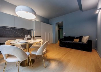 One-room apartment Via Alessandro Volta, Torino (neighborhood Centro) - photo 2