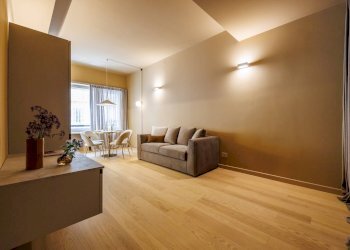 One-room apartment Via Alessandro Volta, Torino (neighborhood Centro) - photo 3