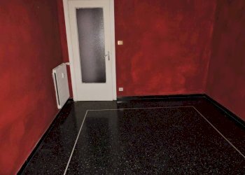 Camera da letto - Bilocale via Campomorone, 42, Genova (zona Pontedecimo) - foto 7