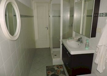 Bagno - Bilocale via Campomorone, 42, Genova (zona Pontedecimo) - foto 9