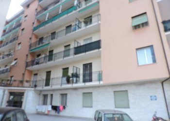 Facciata - Bilocale via Campomorone, 42, Genova (zona Pontedecimo) - foto 16