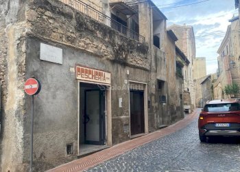 IMG-20241023-WA0010.jpg - Non Alimentare Via Antica 6, Tarquinia - foto 1
