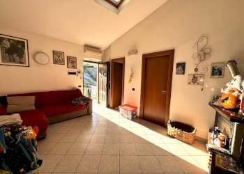 IMG_3373.jpg - Quadrilocale Vezzano Ligure - foto 1