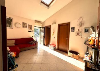 IMG_3374.jpg - Quadrilocale Vezzano Ligure - foto 2