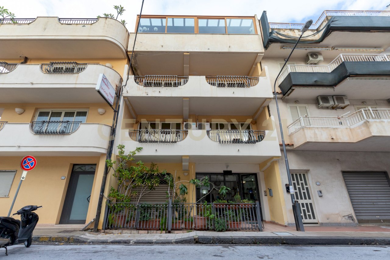 Hotel S (2).jpg - Casa indipendente Via Consolare Valeria 220, Sant'Alessio Siculo - foto 2