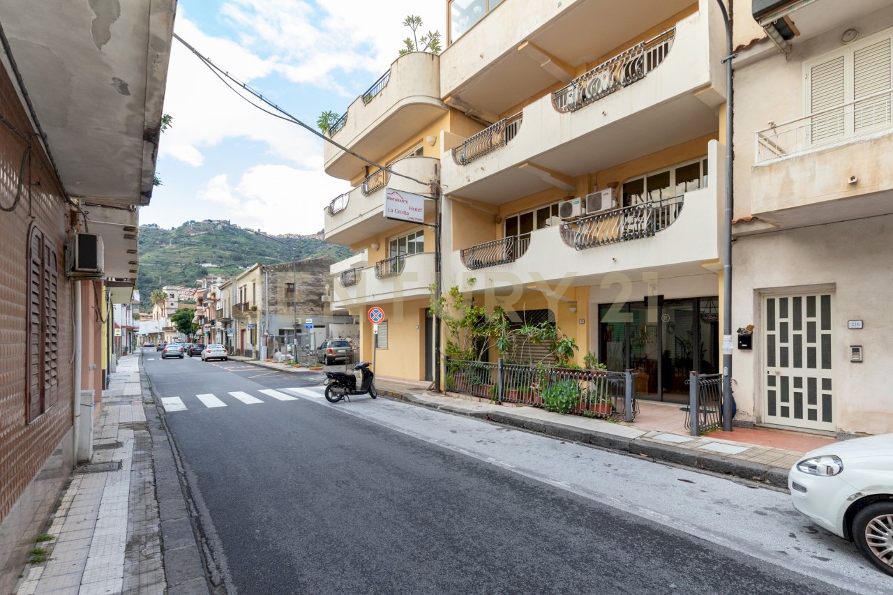 Hotel S (3).jpg - Casa indipendente Via Consolare Valeria 220, Sant'Alessio Siculo - foto 3