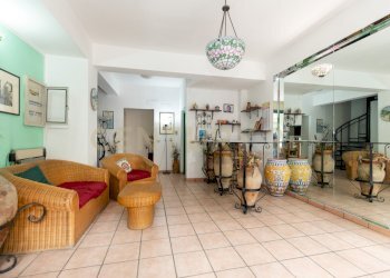 Hotel S (9).jpg - Casa indipendente Via Consolare Valeria 220, Sant'Alessio Siculo - foto 9