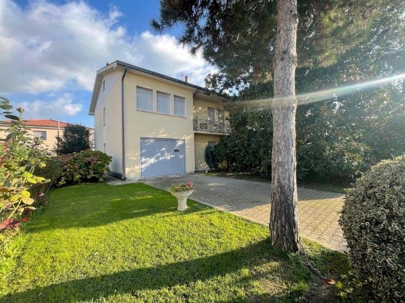 Single Family Villa Occhiobello - photo 2