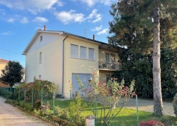 Single Family Villa Occhiobello - photo 1