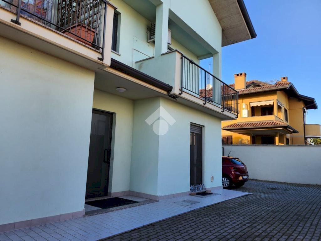 Three-room apartment Via S. Cristoforo, Casorezzo - photo 2