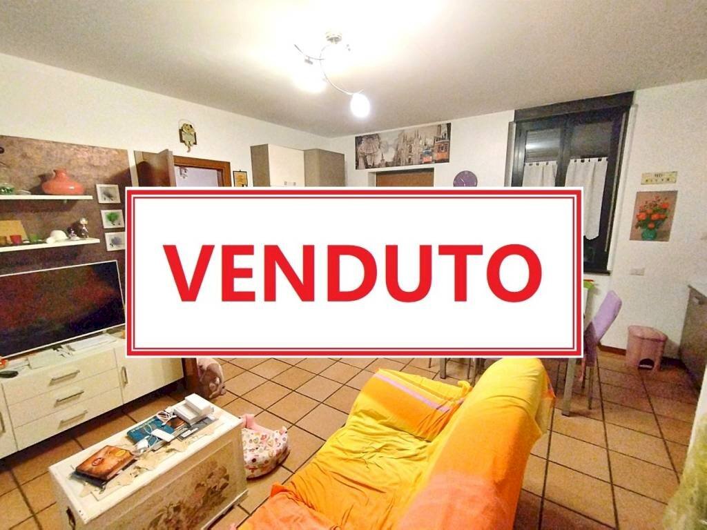 Salone - Bilocale via Brescia, 31, Legnano - foto 1