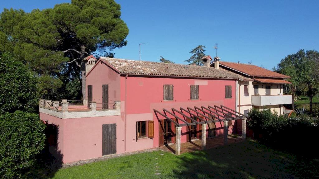 Facciata - Villa strada Nazionale Flaminia, Fano - foto 1