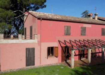 Facciata - Villa strada Nazionale Flaminia, Fano - foto 4