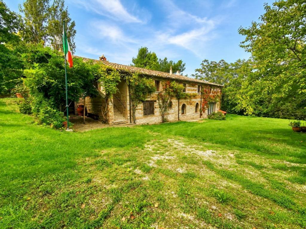 Terreno - Rustico Frazione Montesecco, Pergola - foto 1