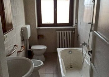 Bagno - Trilocale via Piave, 22, Trecate - foto 8