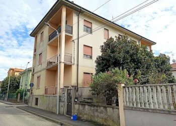 Facciata - Trilocale via Piave, 22, Trecate - foto 20