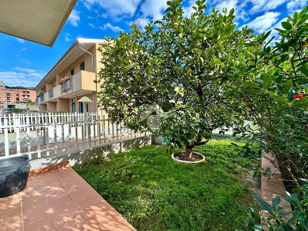 Villa a Schiera Via Coreallo, Spotorno - foto 1