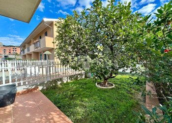 Villa a Schiera Via Coreallo, Spotorno - foto 1