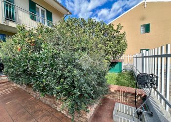 Villa a Schiera Via Coreallo, Spotorno - foto 2